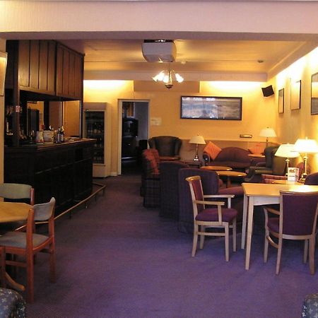 ניומרקט Cadogan Hotel מראה חיצוני תמונה