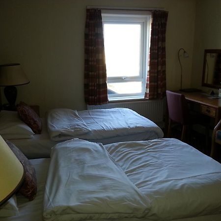 ניומרקט Cadogan Hotel מראה חיצוני תמונה