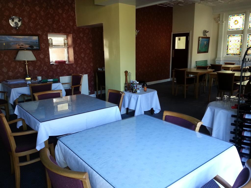 ניומרקט Cadogan Hotel מראה חיצוני תמונה